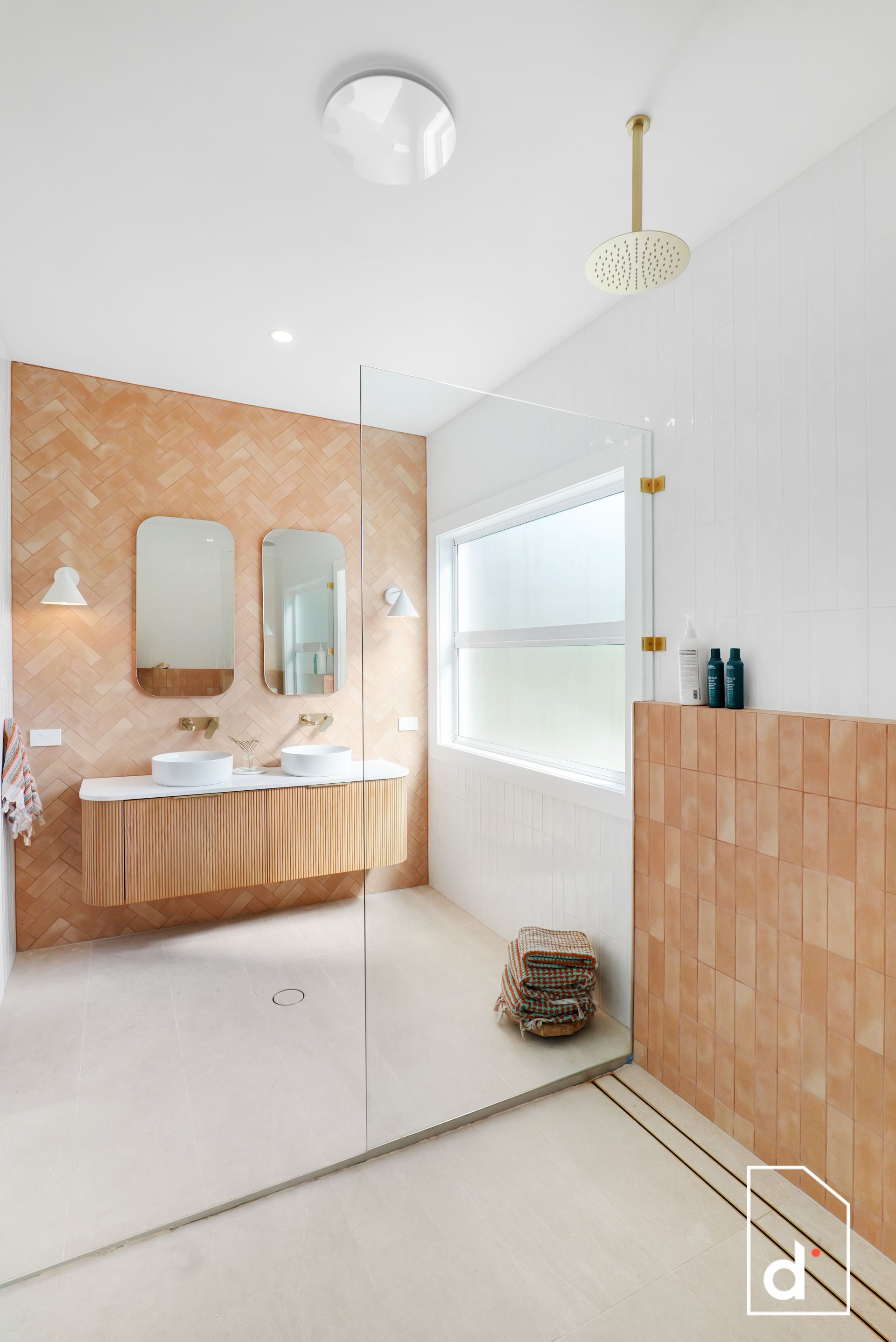 10 The Esplanade, Oak Flats NSW