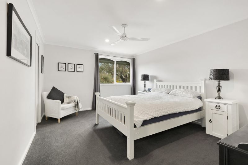 5 Chicquita Place, Mill Park