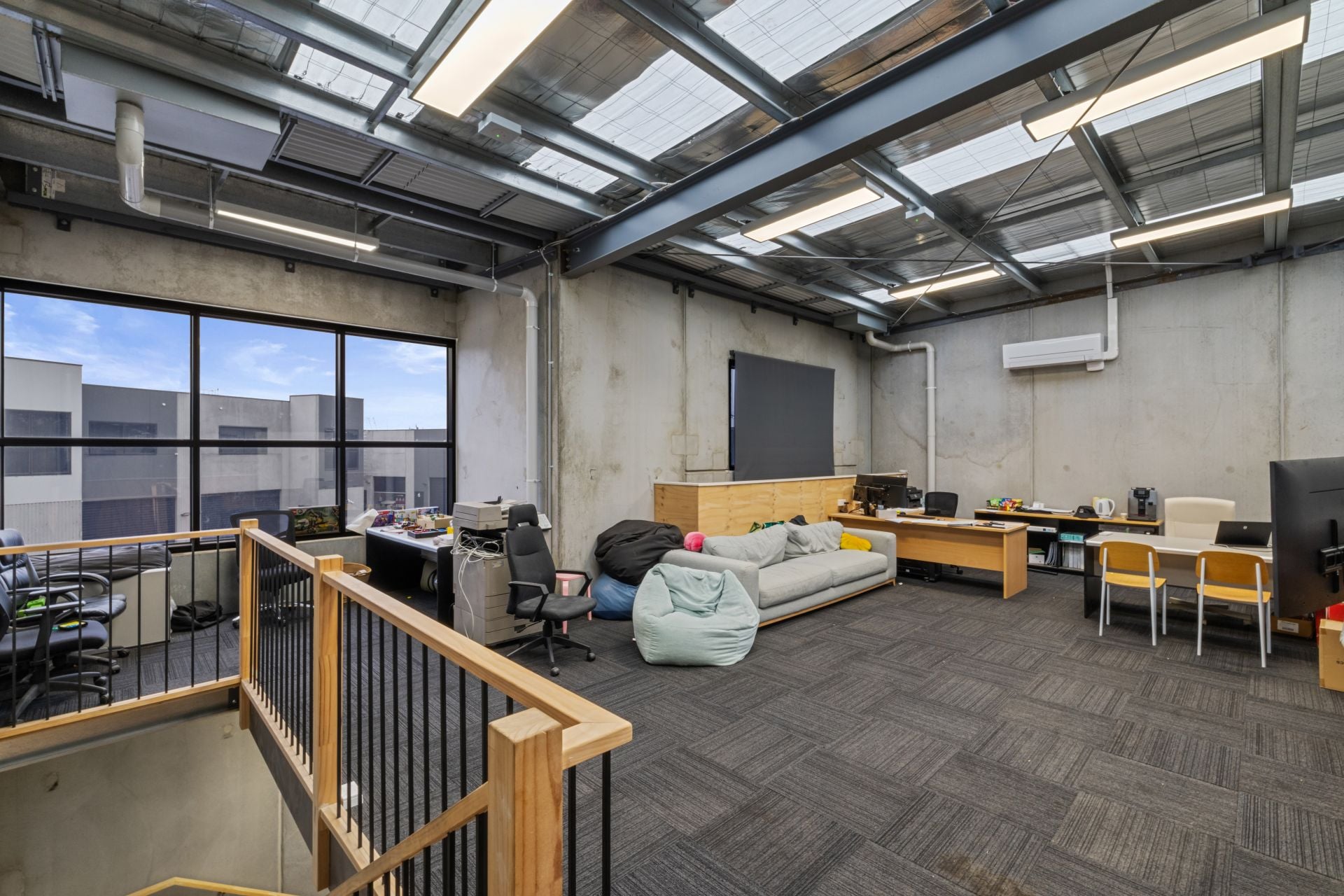 OCCUPY OR INVEST:
Versatile Warehouse + Office – Move In Ready!