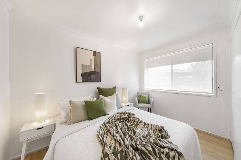 4 Moore Close, Mill Park