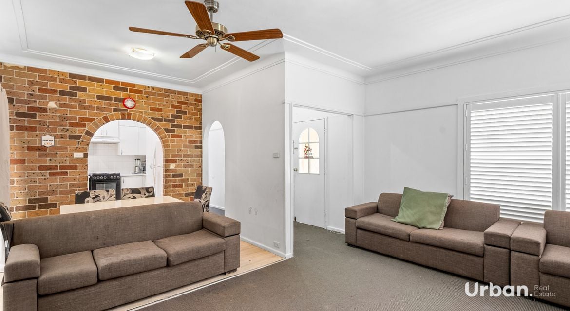 Campbelltown 43 Farnsworth Avenue