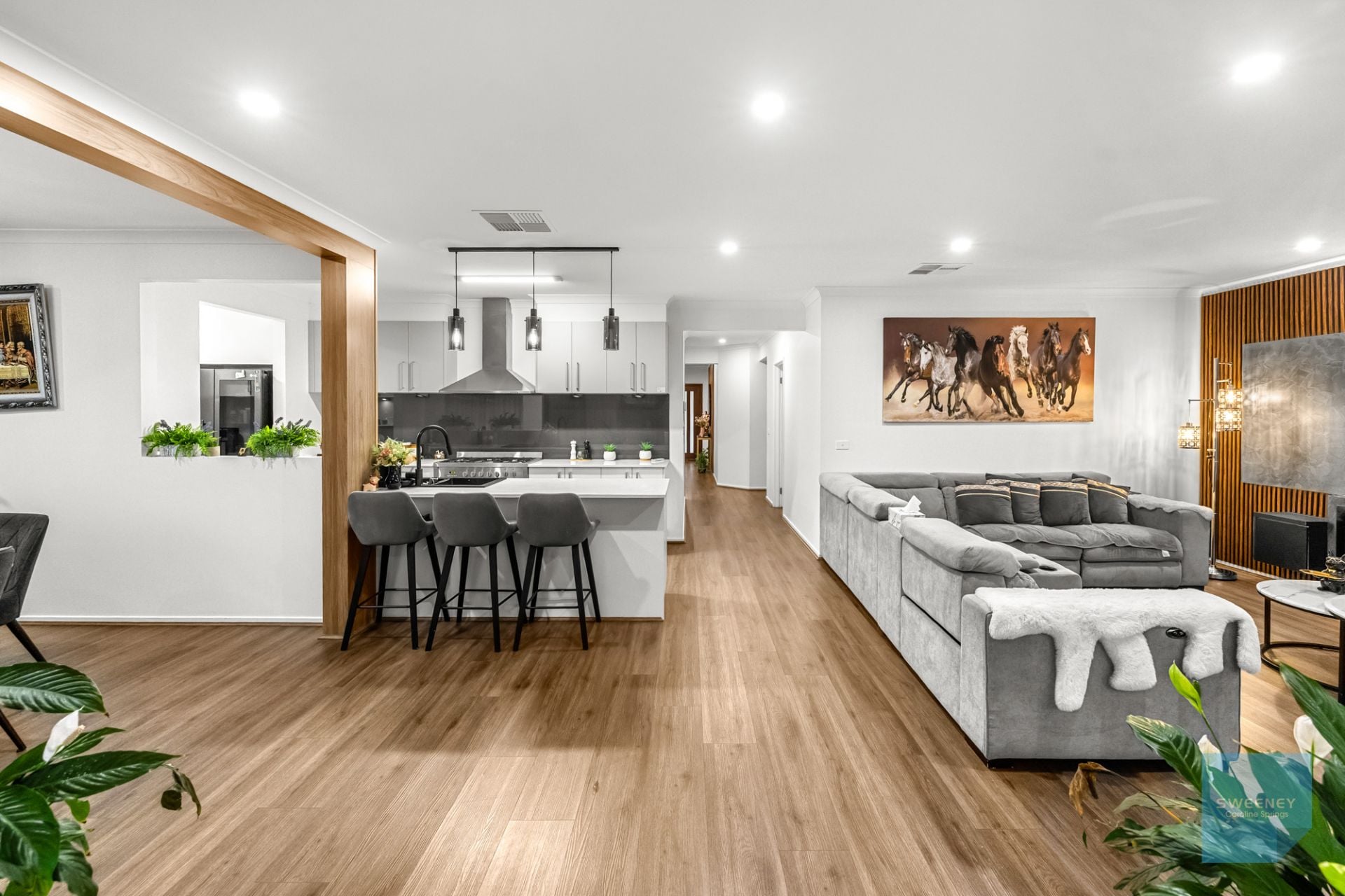 8 Annecy Boulevard, Fraser Rise - Thumbnail 5
