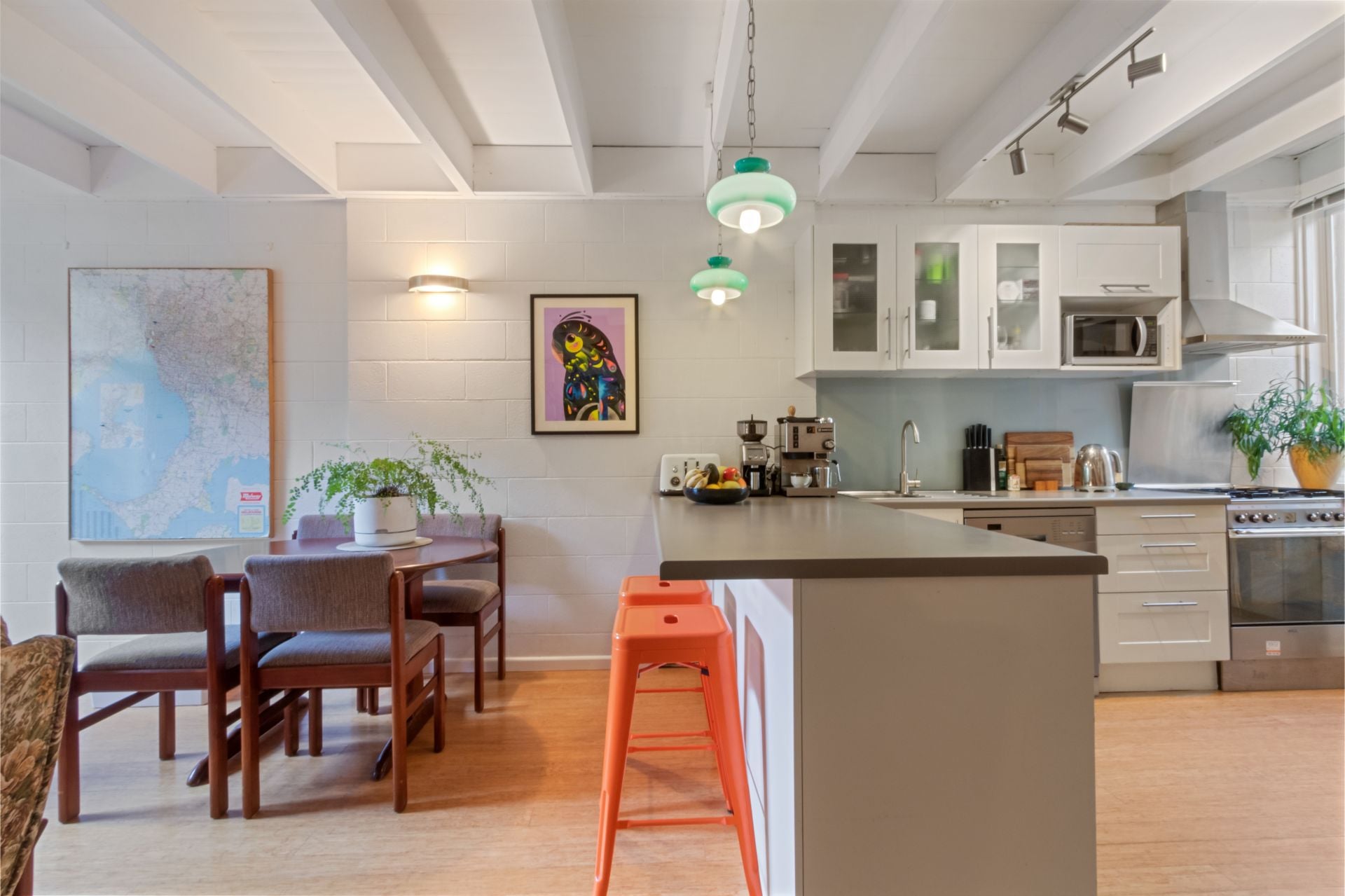 Charming 2 Bedroom, Townhouse!