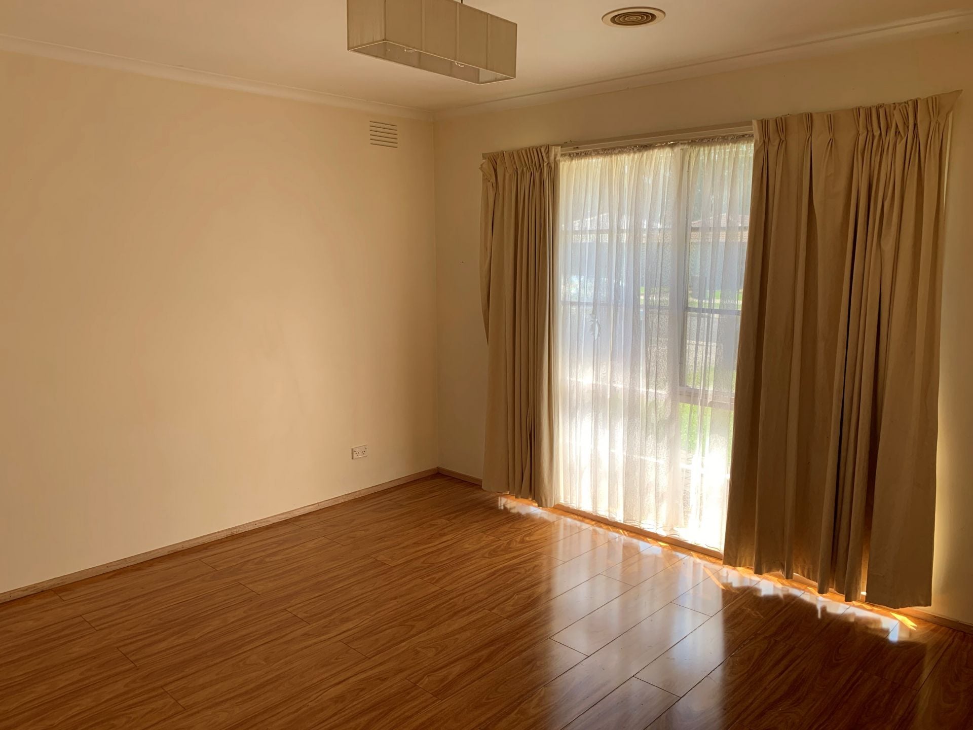 A Charming & Affordable Family Home !!!