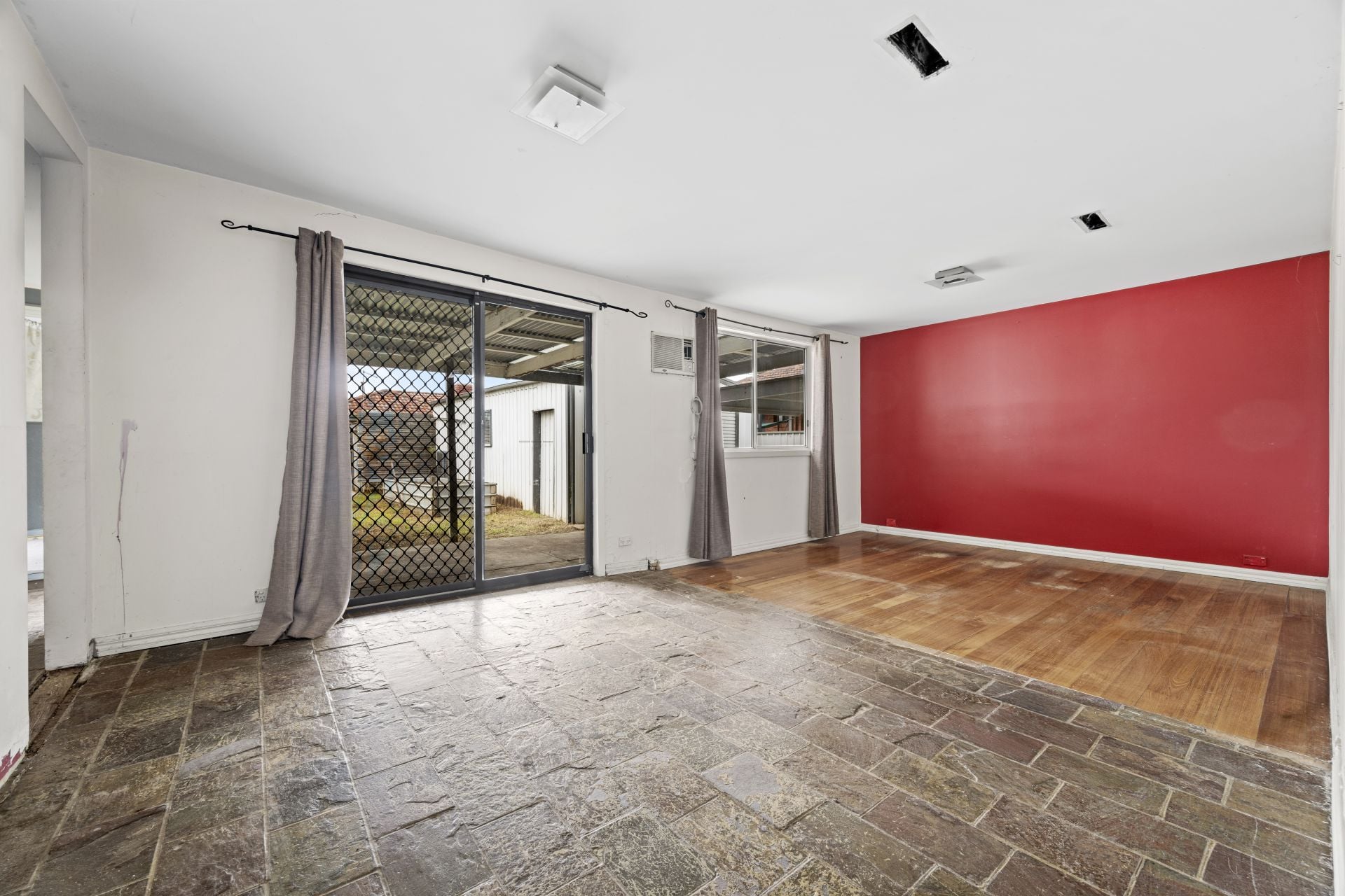 Unfinished Project, Suitable For The Handyman/Renovator Or Builder To Redevelop
