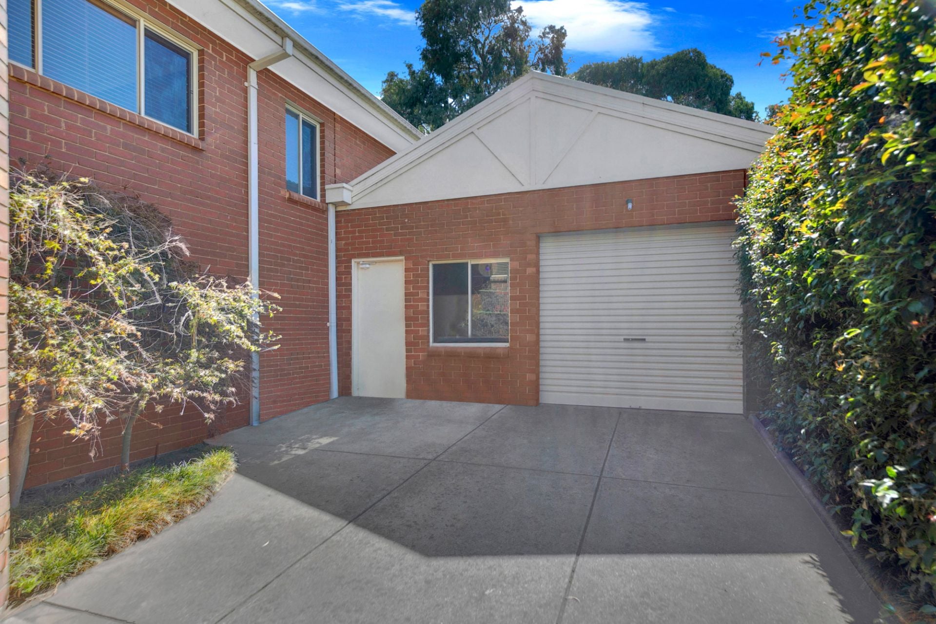Supreme Family Living - plus downstairs self contained 