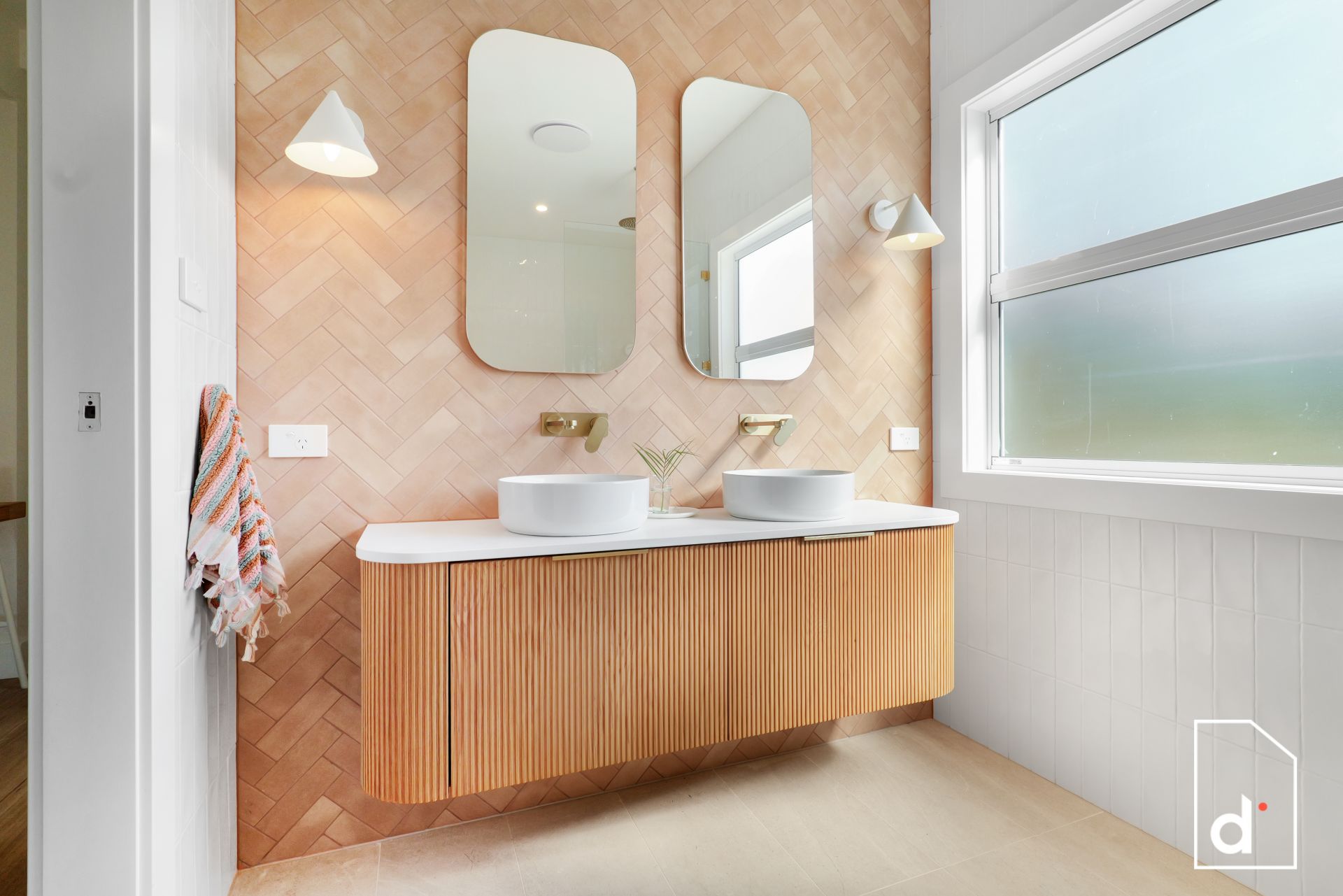 10 The Esplanade, Oak Flats NSW