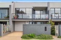 2/2 Skinner Street, Hastings VIC, Hastings - Image 1