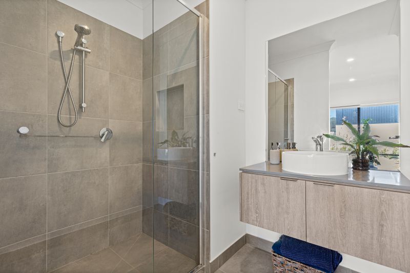 17 Versailles Walk, Wollert