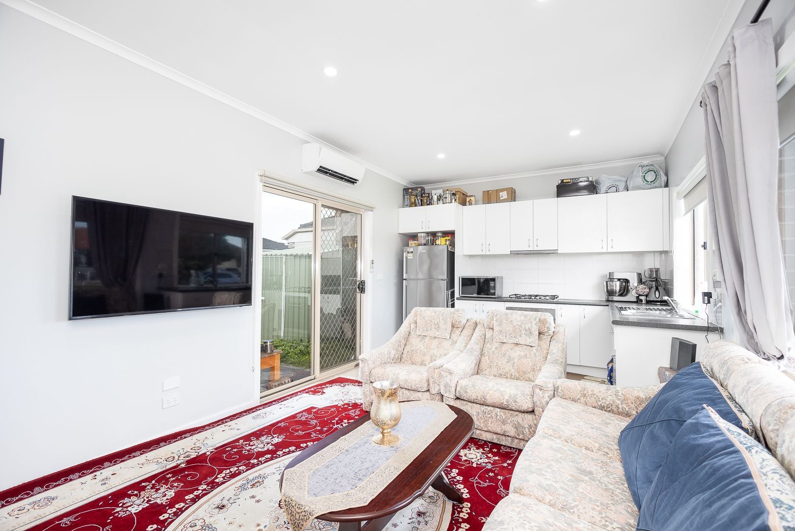 Modern & Low Maintenance Living 
