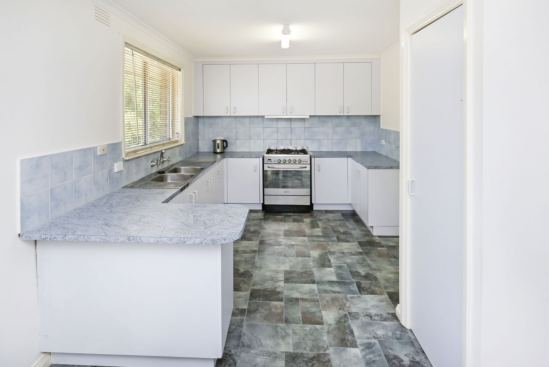 Position Perfection & Outstanding Potential  -  744m2 ( approx )