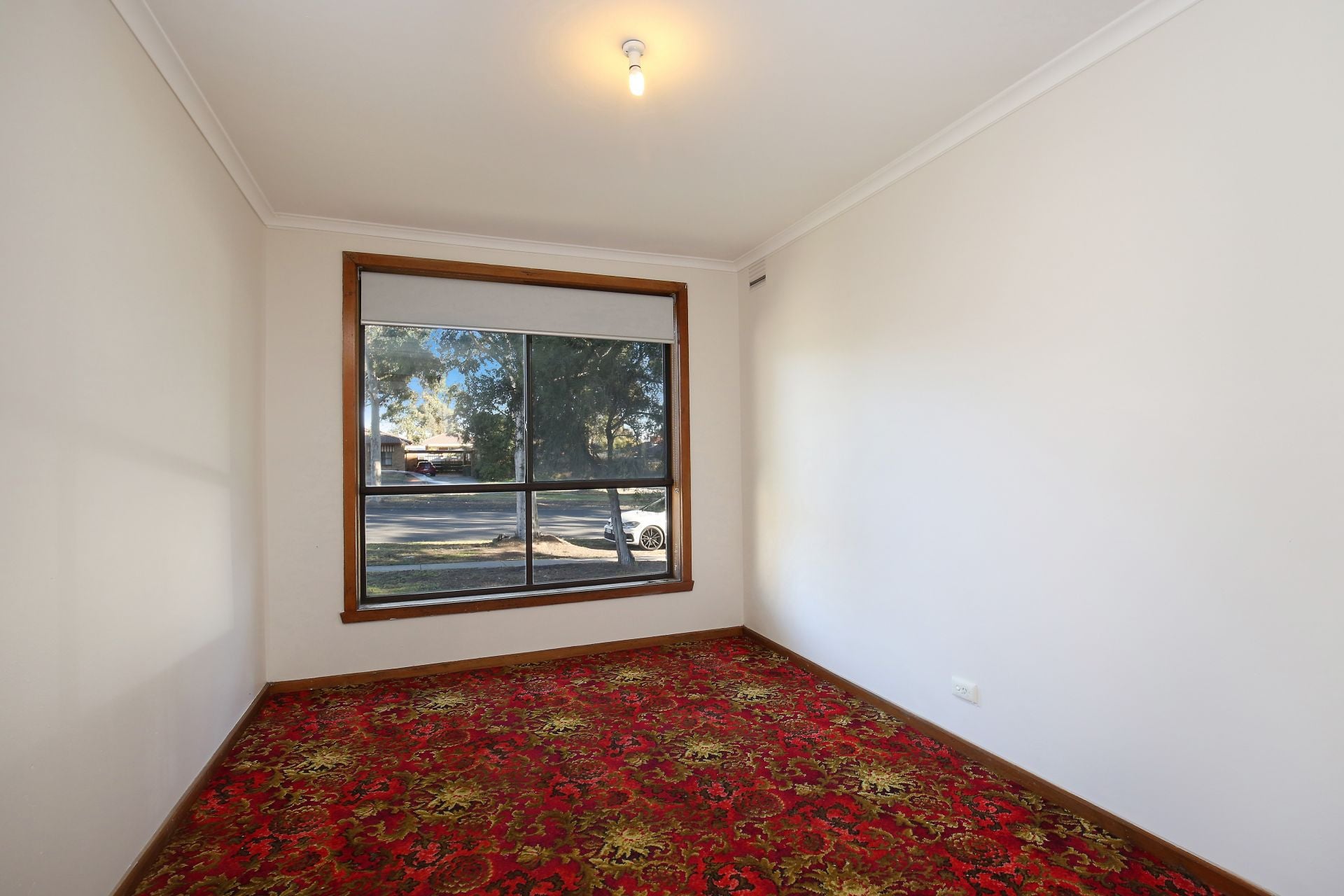 AFFORDABLE HOME WITH MODERN KITCHEN!