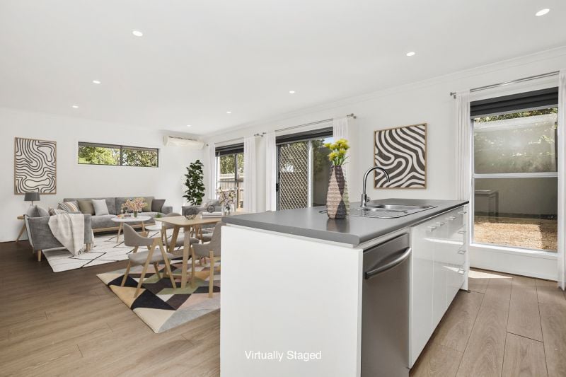 21 Woodcutters Grove, Epping