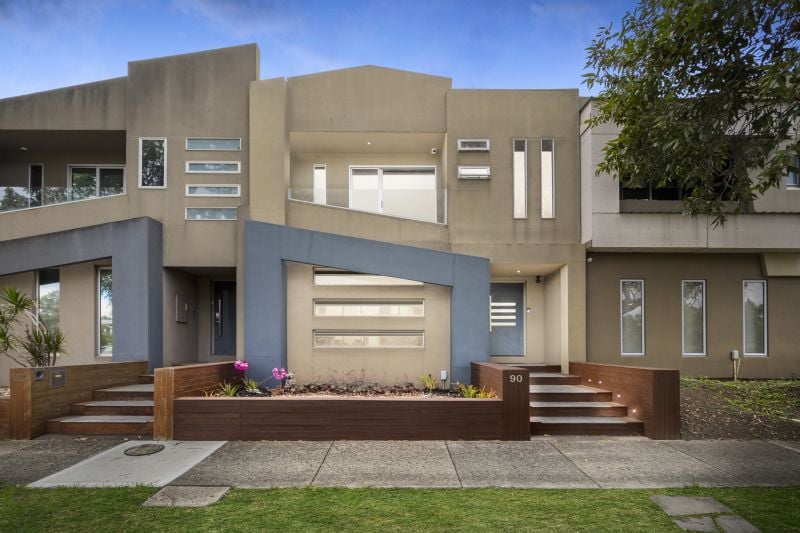 90 Maserati Drive, Epping