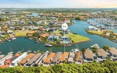 North facing Waterfront Gem - Hope Island Resorts !!