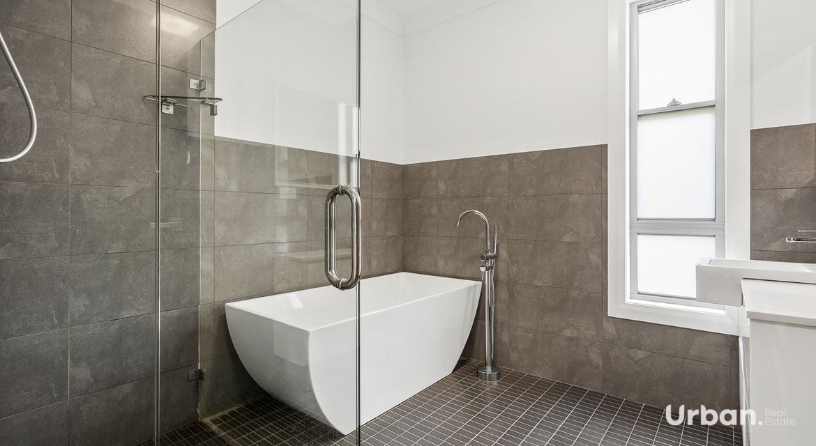 Dapto 9 Baywood Avenue