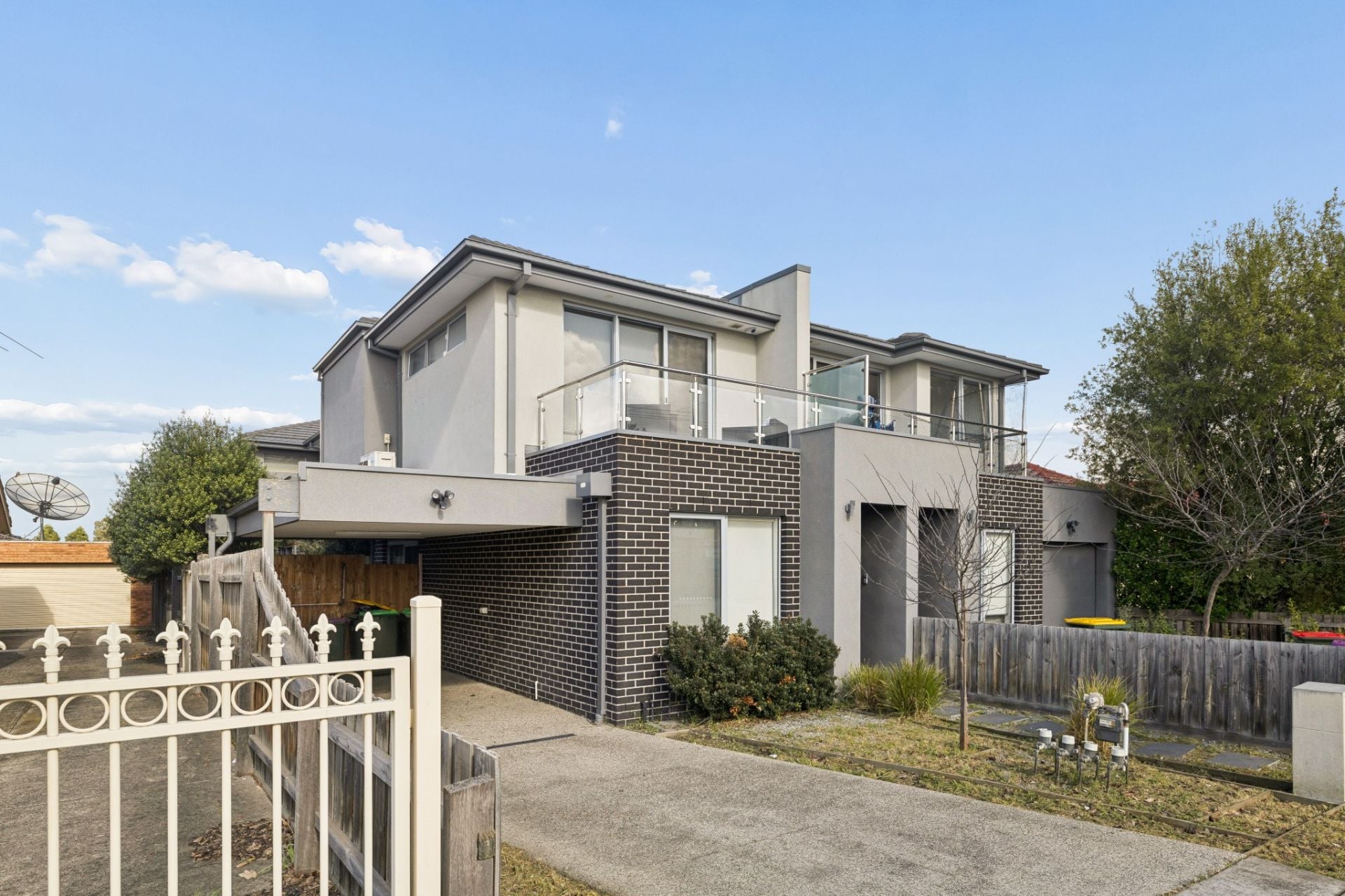 Contemporary Elegance And Low-Maintenance Luxury