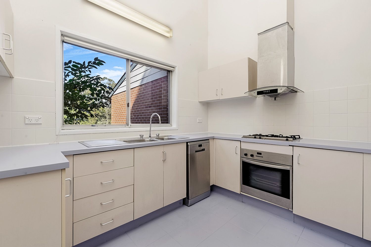 16/2 Stuart Avenue, Normanhurst, Normanhurst - Thumbnail 3
