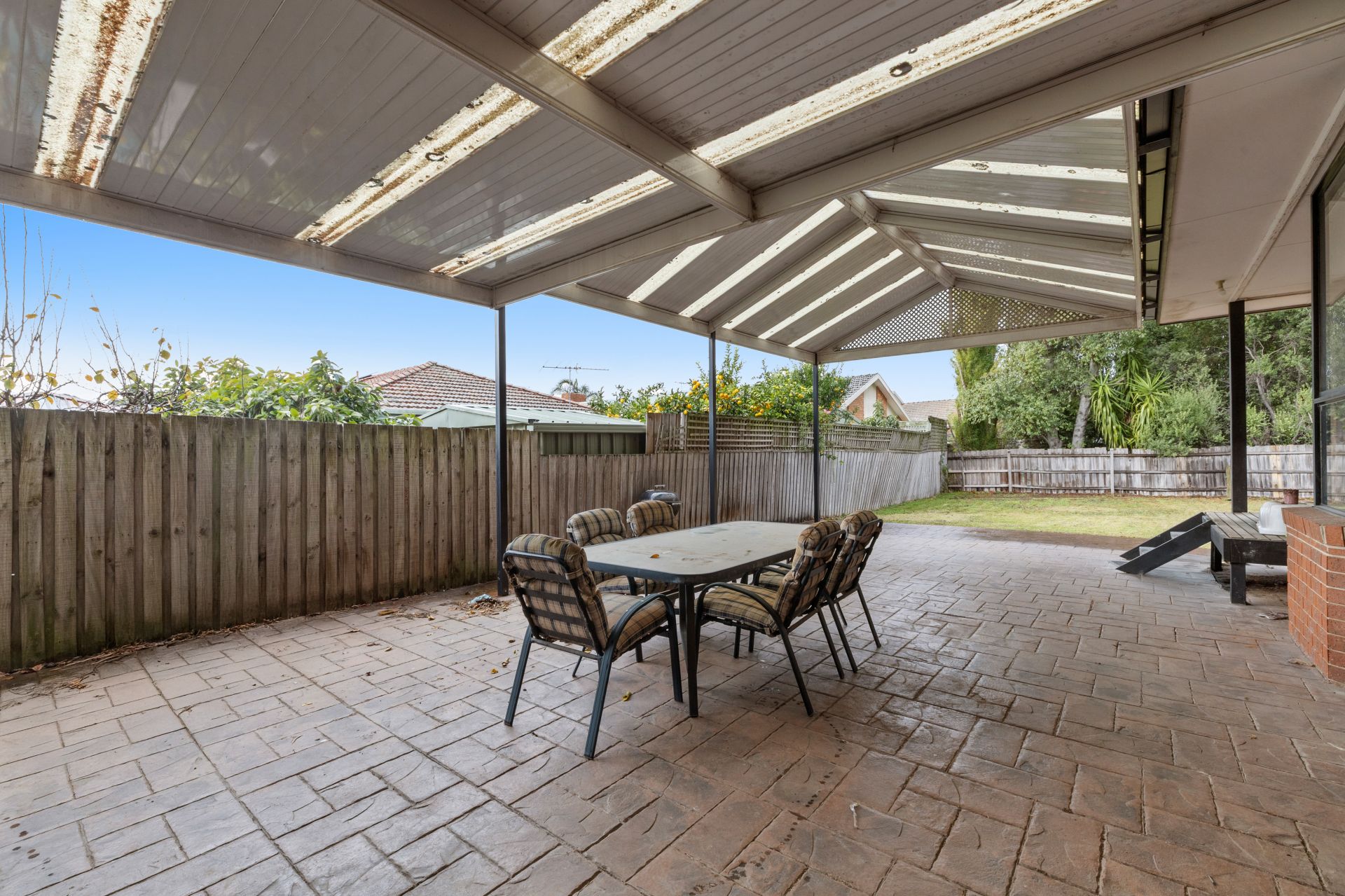 Spacious Living & Entertaining In A Prime Position