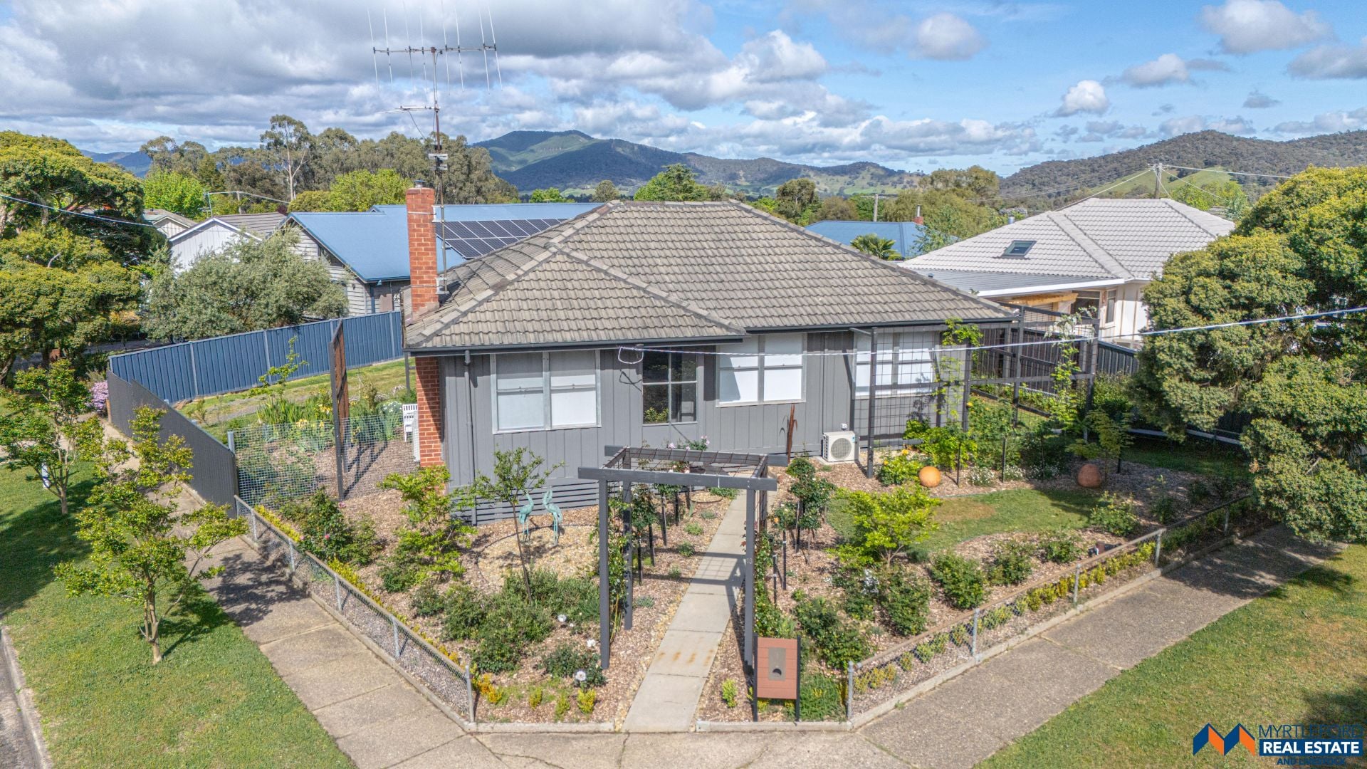 13 Macaulay Grove, MYRTLEFORD, Myrtleford - Image 1