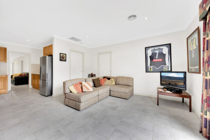 30 Capri Close, South Morang