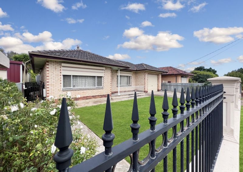 16 Brenthorpe Road, Seaton SA 5023