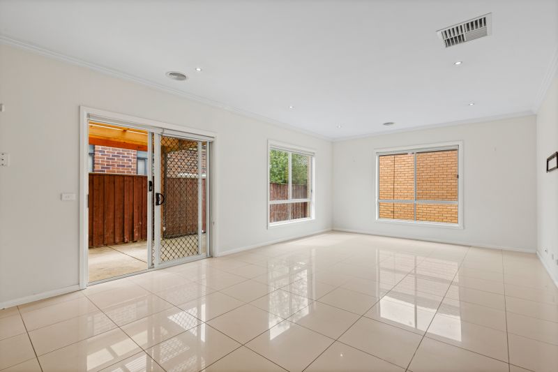 19 Knightsbridge Drive, Epping