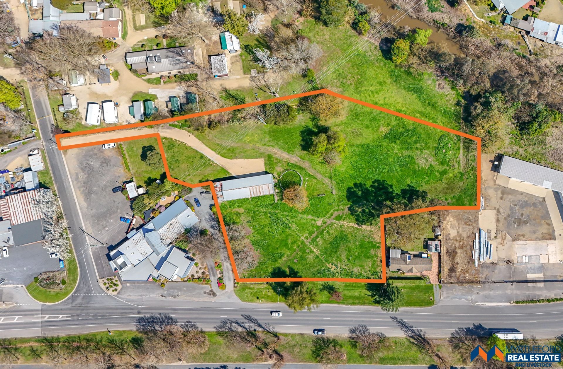 29 Myrtle Street, MYRTLEFORD, Myrtleford - Thumbnail 3