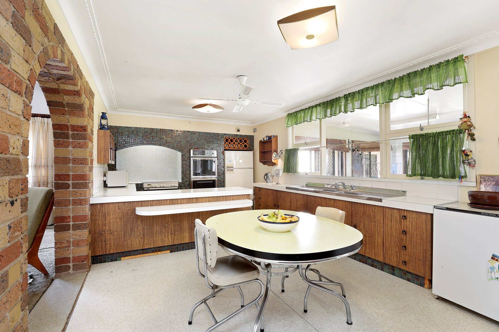 10 Burlington Street, MONTEREY, Monterey - Thumbnail 5