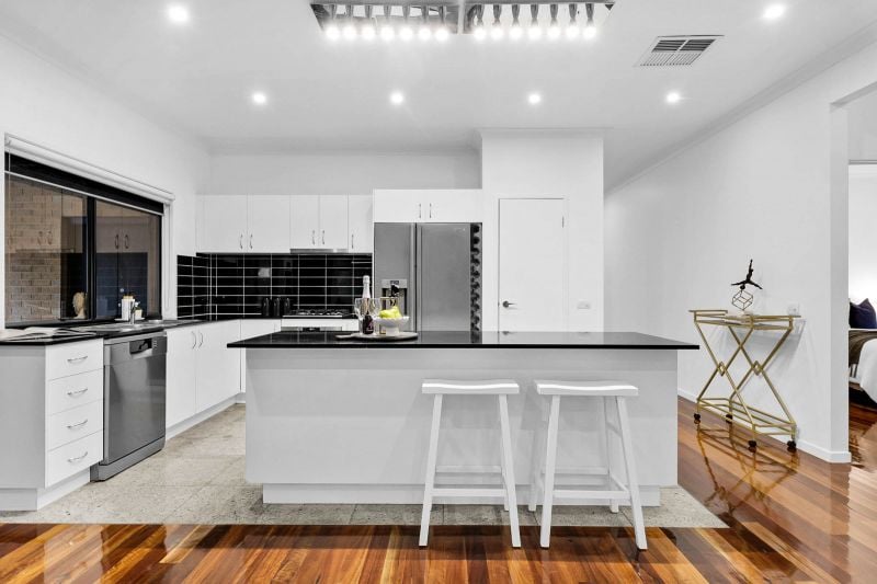 19 Stonebridge Rise, Epping