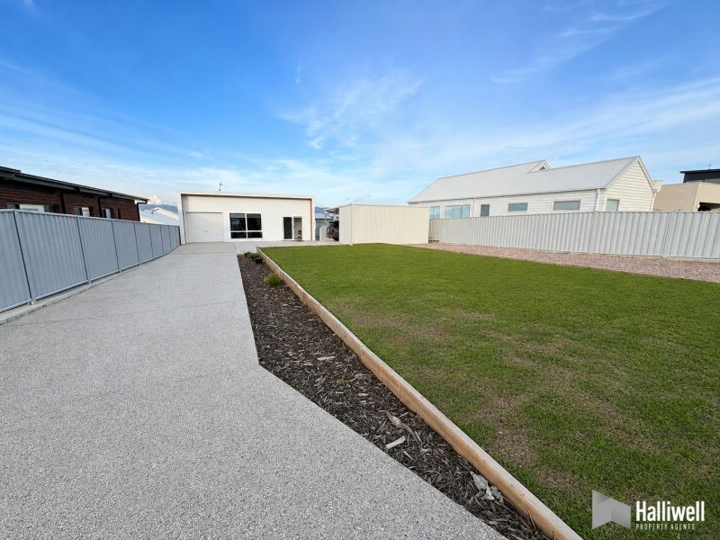 33 Chardonnay Drive, Hawley Beach, Hawley Beach - Thumbnail 3