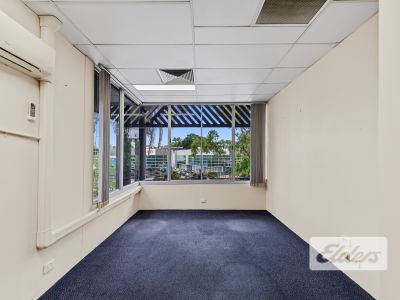 OFFICE/SHOWROOM IN THE HEART OF MILTON