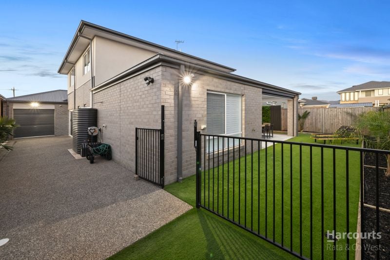 24 Stricta Circuit, Fraser Rise