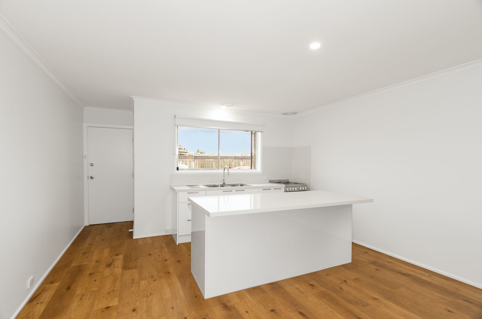 LOW MAINTENANCE 2 BEDROOM