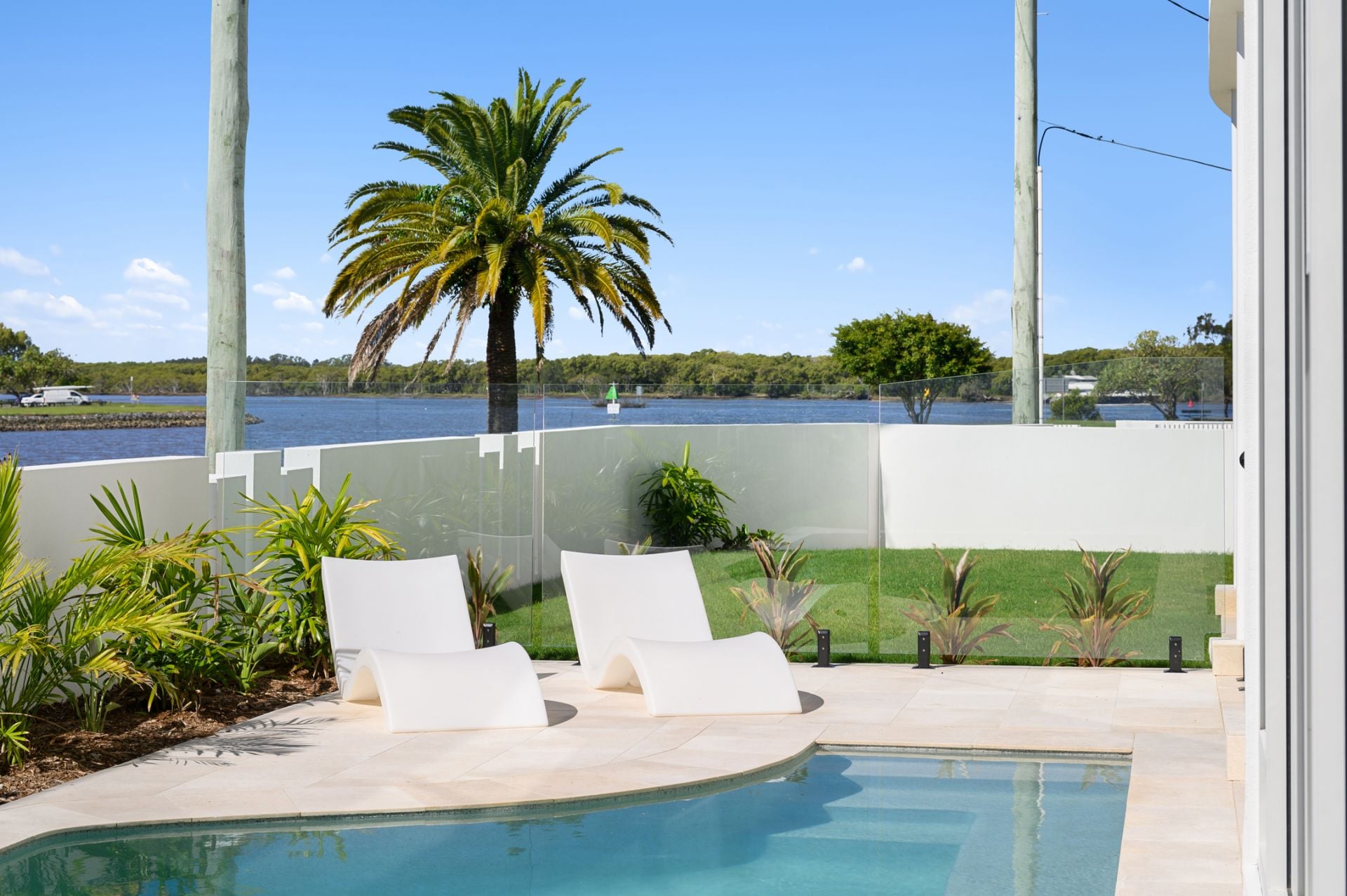 10 Crescent Avenue, Hope Island QLD 4212, Hope Island - Thumbnail 4