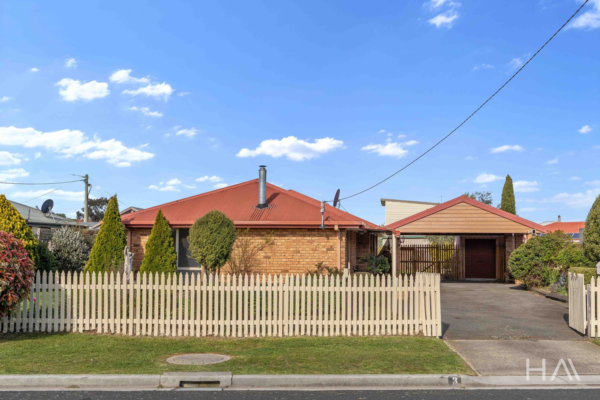 3 Cootamundra Drive Perth, Perth - Thumbnail 2