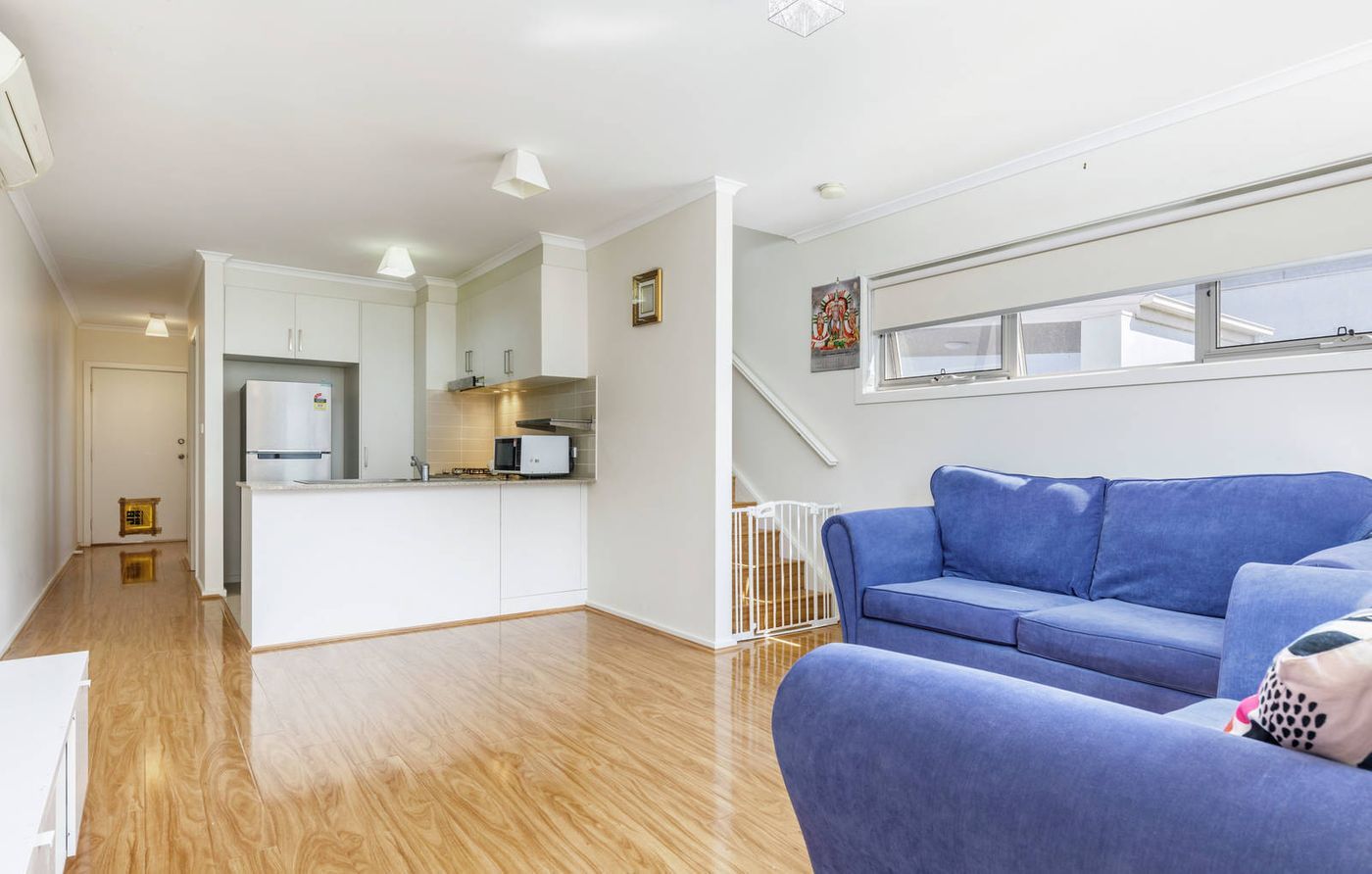 24/20 Clare Burton Crescent, Franklin, Franklin - Thumbnail 4