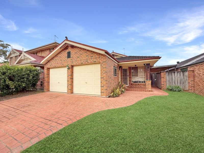 Well-Presented Family Home in the Popular Cascades Estate