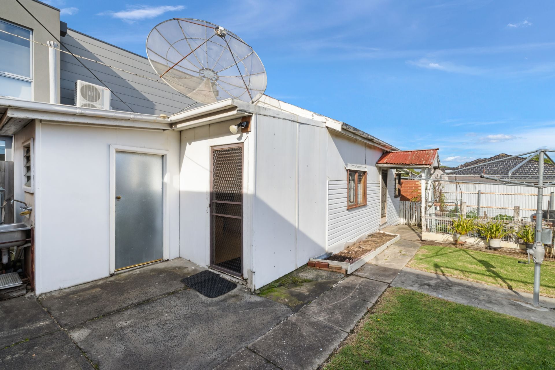 Exceptional Family Living And Perfect Versatility In Prime Location