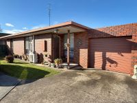 2/19 Pinnock Street, Bairnsdale VIC