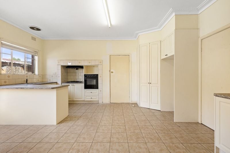 33 Mount View Road, Thomastown