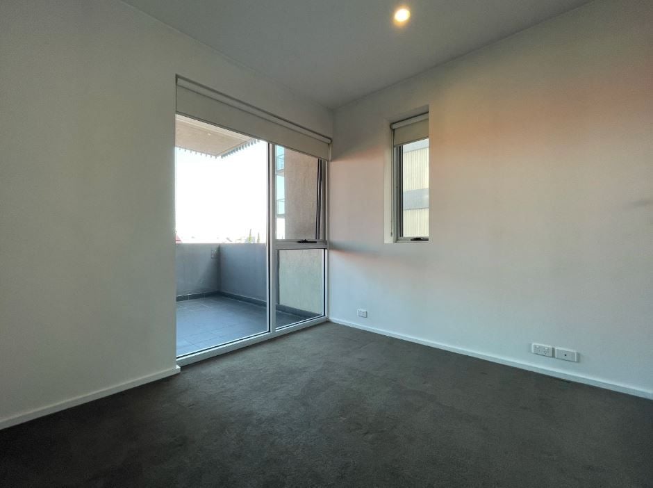 Modern 2-Bedroom Unit in Prime Plenty Road Location