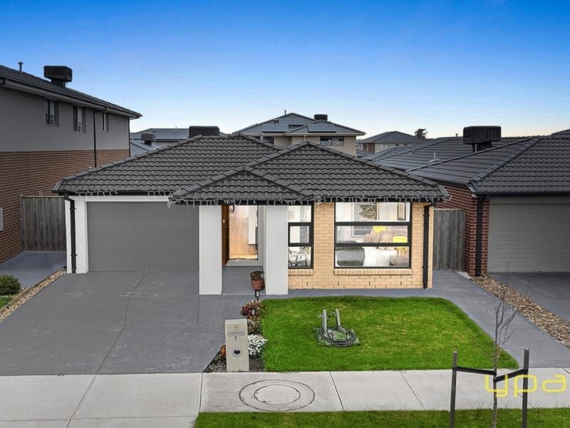 5 Cortajalla Avenue CLYDE NORTH VIC