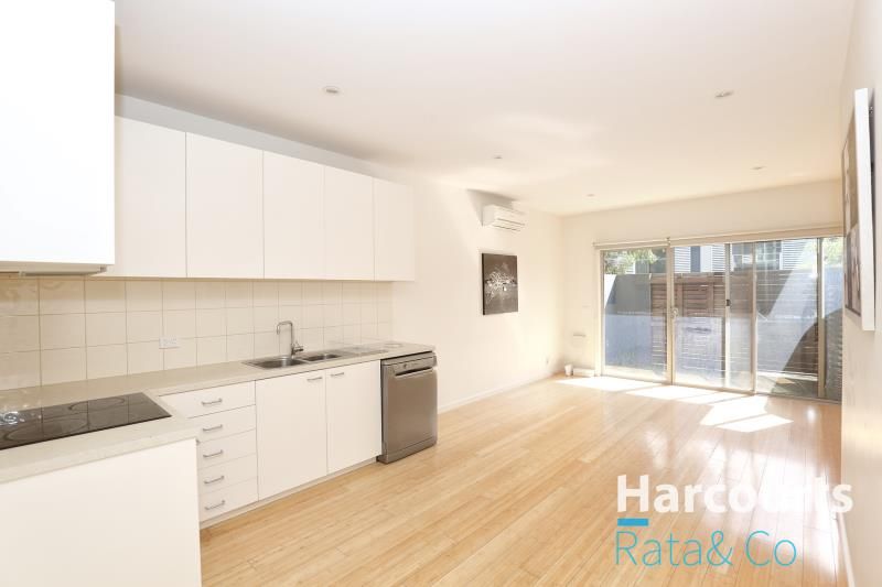 9 Grasstree Way, Bundoora