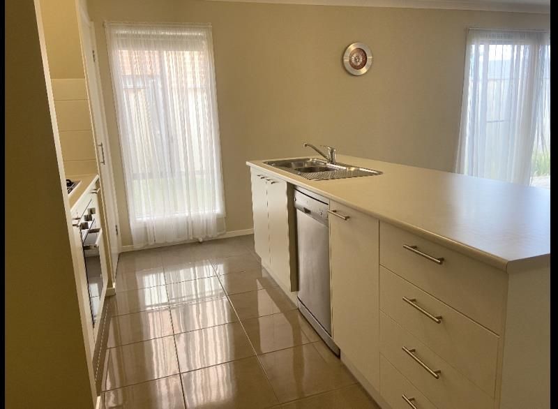 11 St Naum Terrace, Lalor