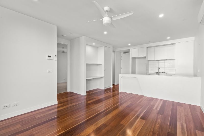 215/9 Hewitt Avenue, Footscray
