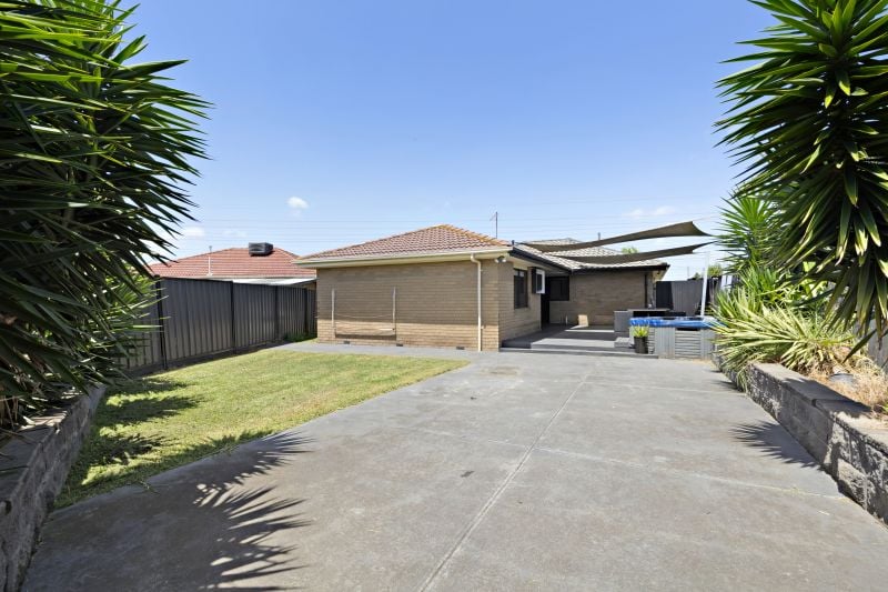182 The Boulevard, Thomastown