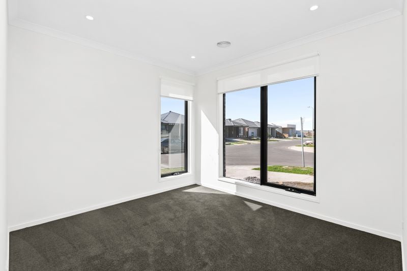 2 Bracegirdle Drive, Mickleham