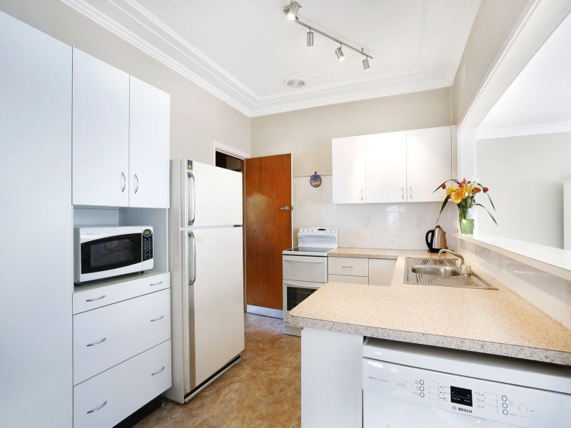 15 Combara Avenue, CARINGBAH, Caringbah - Thumbnail 4