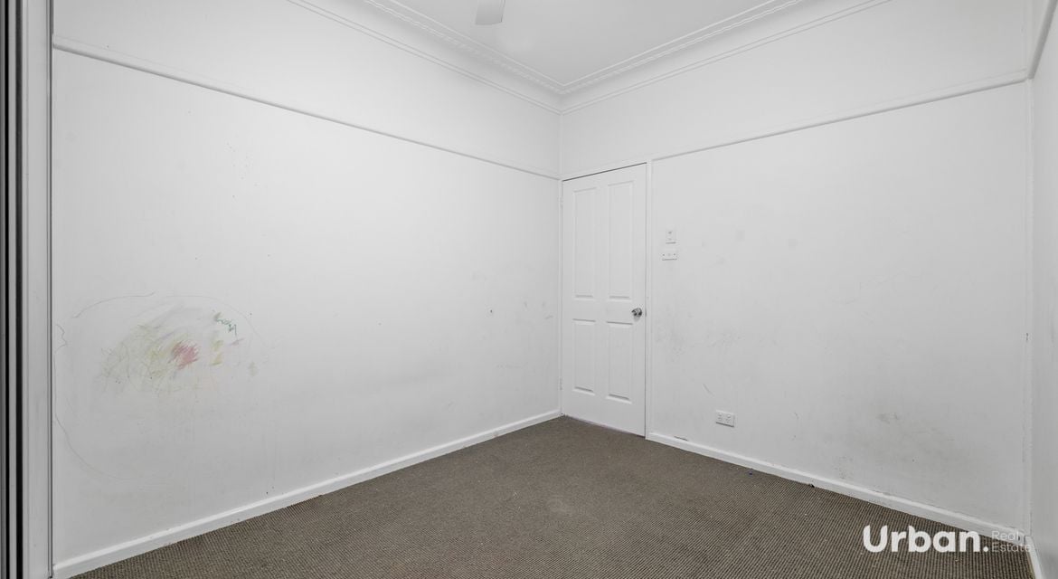 Campbelltown 43 Farnsworth Avenue